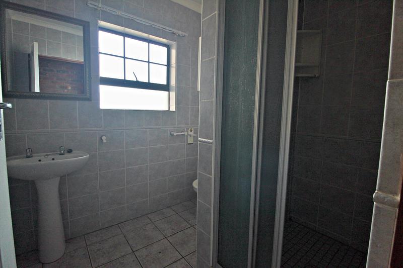 5 Bedroom Property for Sale in Fraaiuitsig Western Cape
